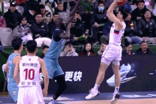 南京队112-115不敌广州队:林葳与崔永熙上演精彩对决