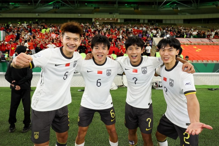 自瓜帅入主曼城以来斩获14座奖杯，占英超俱乐部所获奖杯总数39%